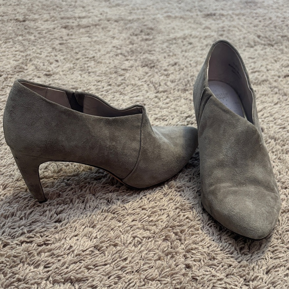 Johnston & Murphy Taupe Women's Heels